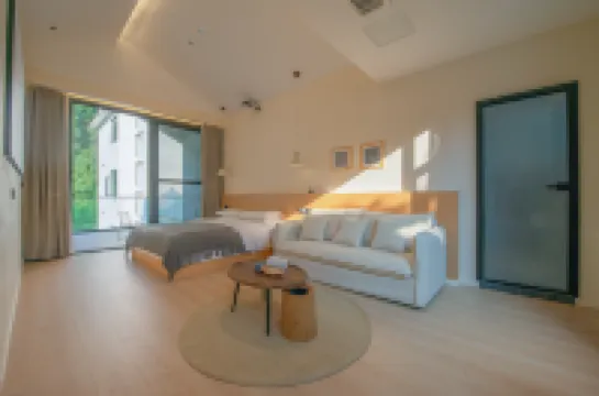 Bifengxia Lanshan Designer Homestay