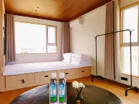 Starry Sky Courtyard Hotel - balcony
