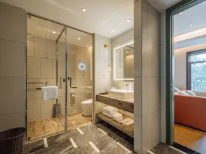 Floral Lux Hotel·Taizhou Fengchenghe Resort Hotel (Old Street)