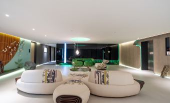 Urumqi Yaxin Hotel (Degang Wanda Airport)