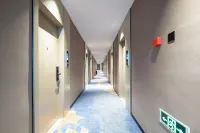 Camry Hotel (Chaoyang Square 3rd Street 2nd Alley)