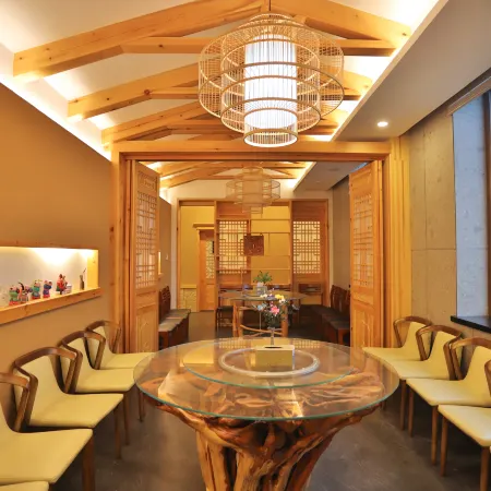 Yanji Red Doushan·Courtyard B&B