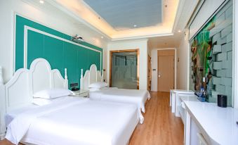 Horqin Left Wing Middle Banner23℃Blue Bay Hotel