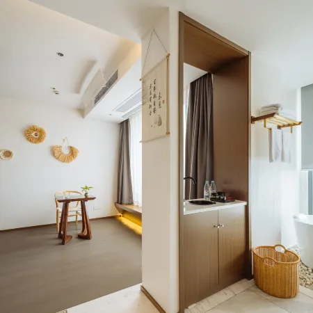 Floral Hotel · Huoshan Daijian Yinshe Hotel (Nanyueshan Scenic Area)