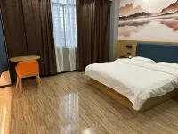 City Hotel (Longzhou Plaza Branch)