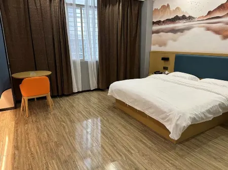 City Hotel (Longzhou Plaza Branch) Отели в г. Лунчжоу