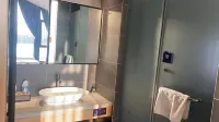 Deep Submarine Star Hotel (Yangzhou East High-speed Railway Station) Hotels near Yangzhou Taizhou Airport