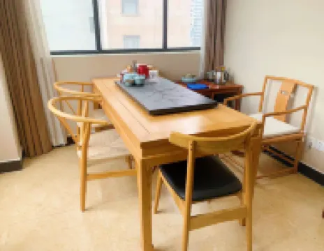 Guiyang Seven Garden - Spring Hotel (Fountain Metro Station Taiping Road Netflix Street Shop)