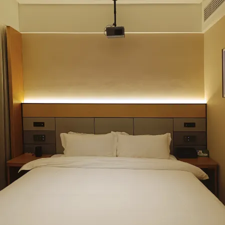 Tuke Chain Hotel