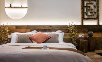 Baihong RiverView Apartment