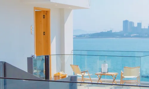 Dongshan Bay man bed and Breakfast