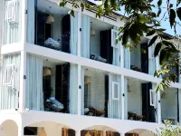 Cottage & Friends • Mountain Creek B&B Hotels near Laolongdong Sceneic Area