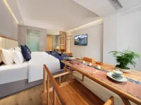 Jiali Hotel Select (Chengdu Chunxi Road Taikoo Li) Hotels near IFS