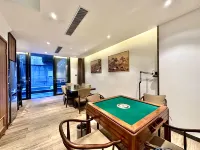 Longmen Nankunshanju Qiushuiju Private Tang Hot Spring Homestay