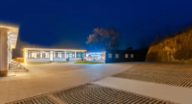 Suxing Shanshuitianyuan Homestay Hotels near Wupeng Canyon