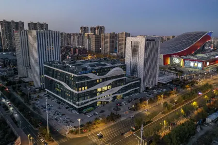 Yinhe Happy World Hotel