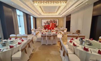 Ying Shan Hong Jinling Grand Hotel