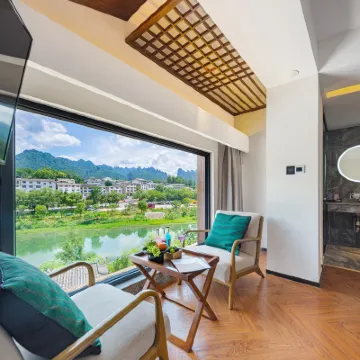 Beian Qingshe Holiday Inn (Zhangjiajie Wulingyuan Forest Park Branch) Hoteles cerca de Tianzi Mountain