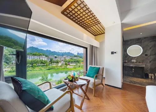 Beian Qingshe Holiday Inn (Zhangjiajie Wulingyuan Forest Park Branch)