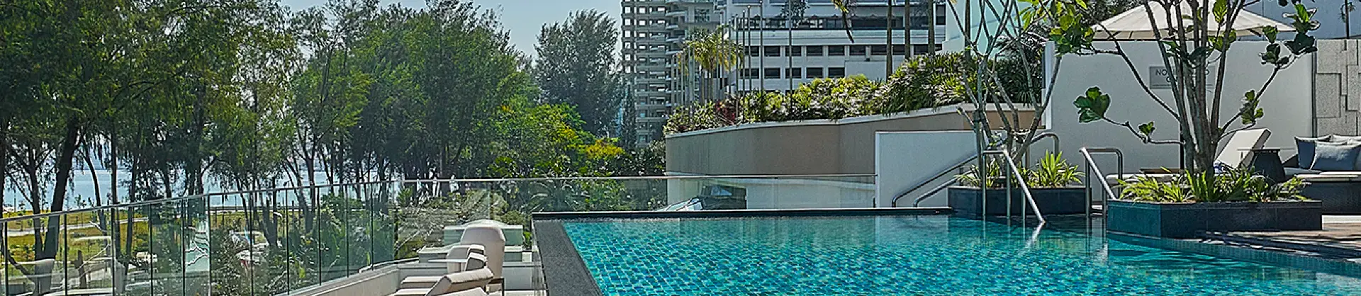 Khách sạn cao cấp