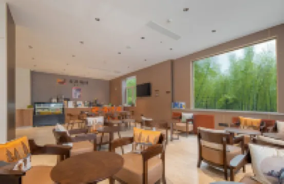 Qingdao Shiguang Hotel (May Fourth Square Ningxia Road Subway Station)