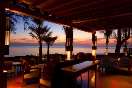 Hyatt Regency Hua Hin Отели рядом с достопримечательностью «Сьюан Сон Прадипат Бич»