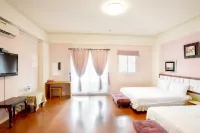 Strawberry Milk Hostel Hotels in Taitung