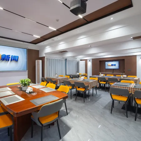 Vienna Hotel (Yichun Administration Center Store)
