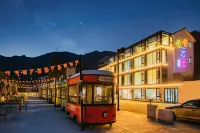 180° Lakeview Mountain Luxury Resort VILLA (Cloud Grassland Panda Adventure Park Store)