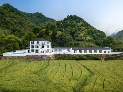 Gu Yu·H²O Qingman French Hotels near Chuiyun Tongtian River