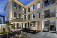 Shangri-La Xinjiuyi Homestay