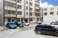 Pinshangyi Hotel (Hengzhou Liujing Bus Station Nationality Junior High School Branch) - parking