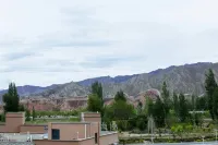 Yunji Hotel Colorful Danxia Scenic Area Store - Mountain view