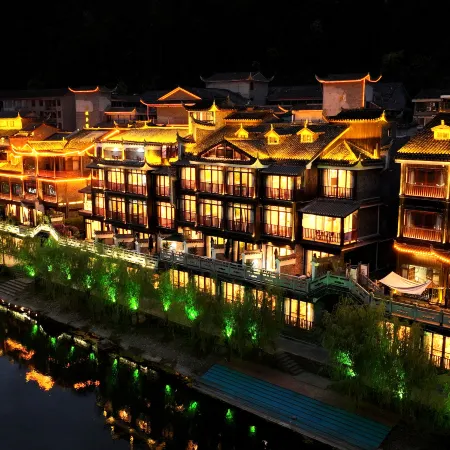 Phoenix Molan Zen Riverview Hotel