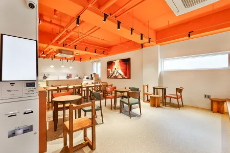 Gyeongju Hotel Gonggan Отели рядом с достопримечательностью «Панвольсон»