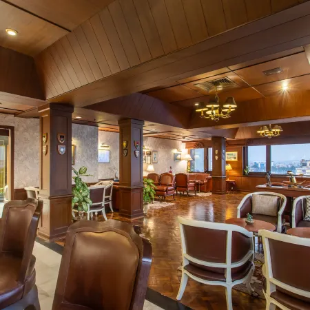 The Everest Hotel