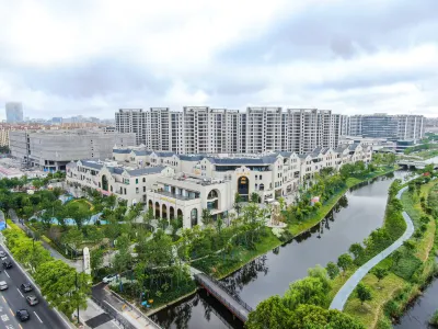 Shanghai Starry Sky Manju Theme Hotel (Haichang Ocean Park Branch) Các khách sạn gần Golden Beach Resort - Tennis Court