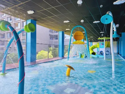 Hilton Ningbo Dongqian Lake Hotels near Ningbo Wildlife Park