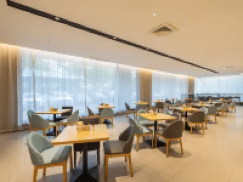 โฮมอินน์ · นีโอ (สถานีรถไฟใต้ดินไถ่ตง ชิงเต่า) โรงแรมในชิงเต่า