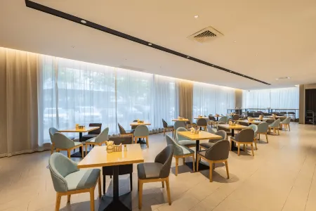 Homeinn · neo (Qingdao Taidong Subway Station) Отели рядом с достопримечательностью «Qingdao Beer Street»