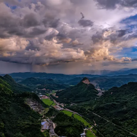 Mengyuan Paradise Kunlong Guoxue Health Valley Hotel