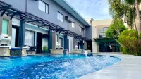 Circle Inn Hotel and Suites Bacolod