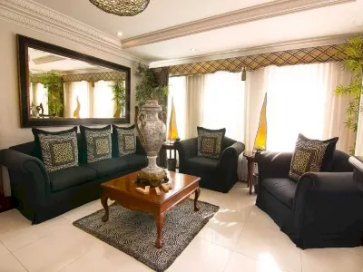 Townhouse OAK Makati Manila Near PNR Pasay Evangelista formerly VIP Suites Hotels near Iglesia Ni Cristo - Lokal ng Evangelista [Makati District Office]