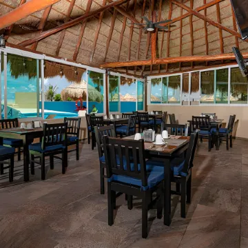 Paradise Beachfront & Nightlife Heart