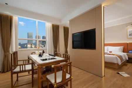 Yizhang Hexin Boutique Hotel (Baitong Bus Station)