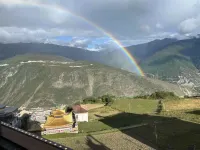 雲曼山奢民宿（飛來寺景區店）