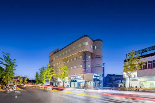 TUKE LIGHT HOTEL (Yangzhou University Slender West Lake South Gate) - 2성급