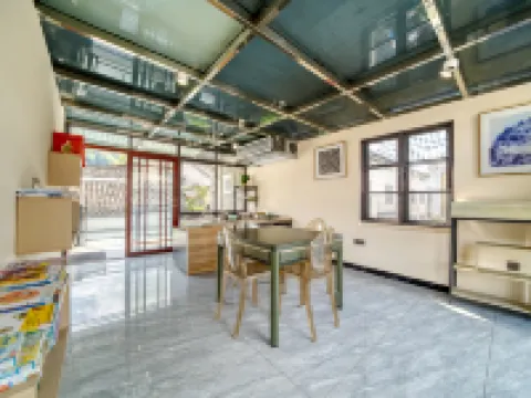 Linhai Tower Shadow Moon House Courtyard (Taizhou Fucheng Branch, Ziyang Street) Hotels in Linhai