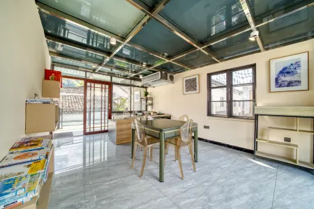 Linhai Tower Shadow Moon House Courtyard (Taizhou Fucheng Branch, Ziyang Street) Отели рядом с достопримечательностью «Wangjiang Gate»