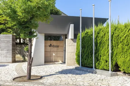 WeBase KAMAKURA Отели рядом с достопримечательностью «Sasuke Inari Shrine»